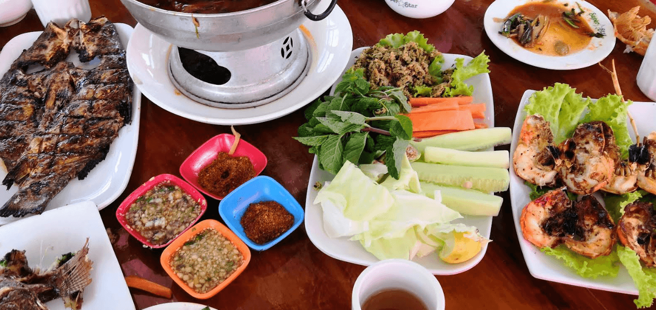 Kyaing Tong Restaurant (ကျိုင်းတုံ ငါးကန်), photo 3