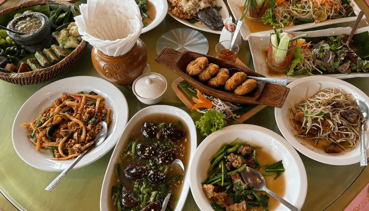Tom Yam Koong (Kandawgyi), photo 2