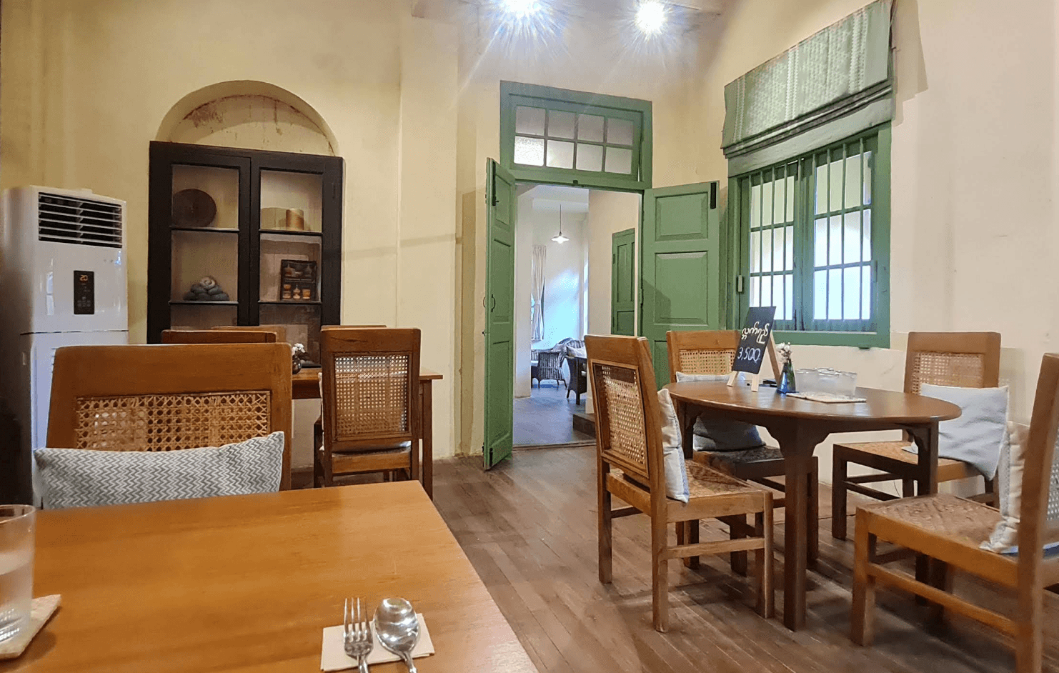 The Artisan Café, photo 2