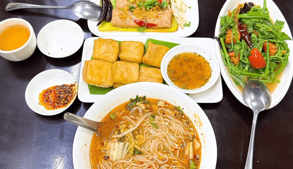 999 Shan Noodle House (Downtown), photo 2