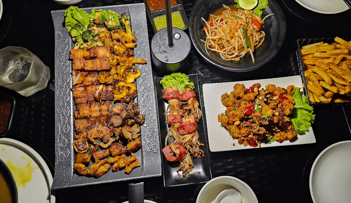 Astro Bar & Grill, photo 3